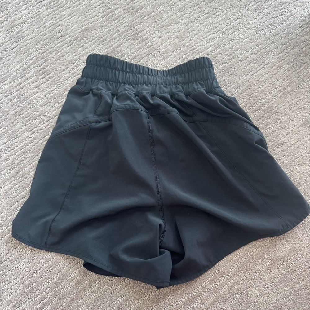 Lululemon Athletica Black Athletic Shorts Hotty Hot 4”